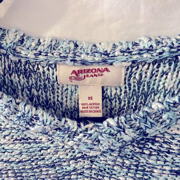 Arizona Jeans Acrylic Sweater. Juniors size XS.  Like New. Side Slits. - Picture 3 of 12